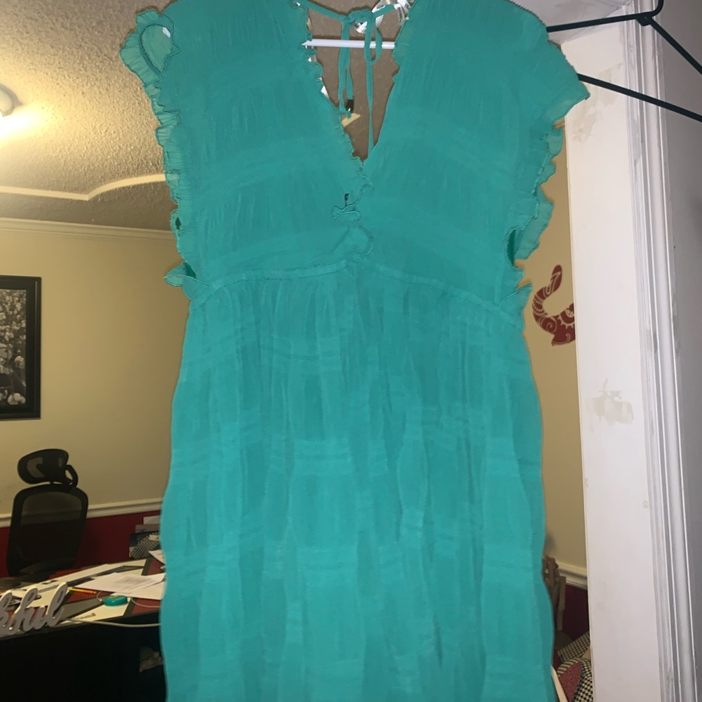 green dress